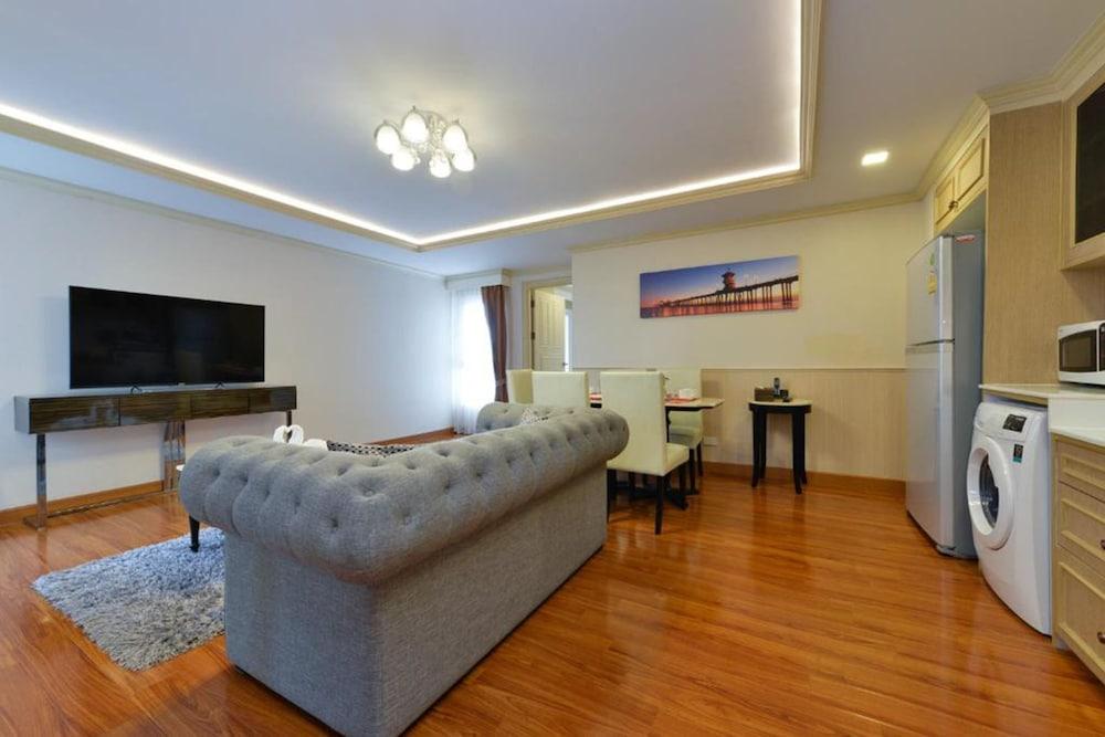 Aspira Hana Executive Apartment Thonglor Bangkok Exteriör bild