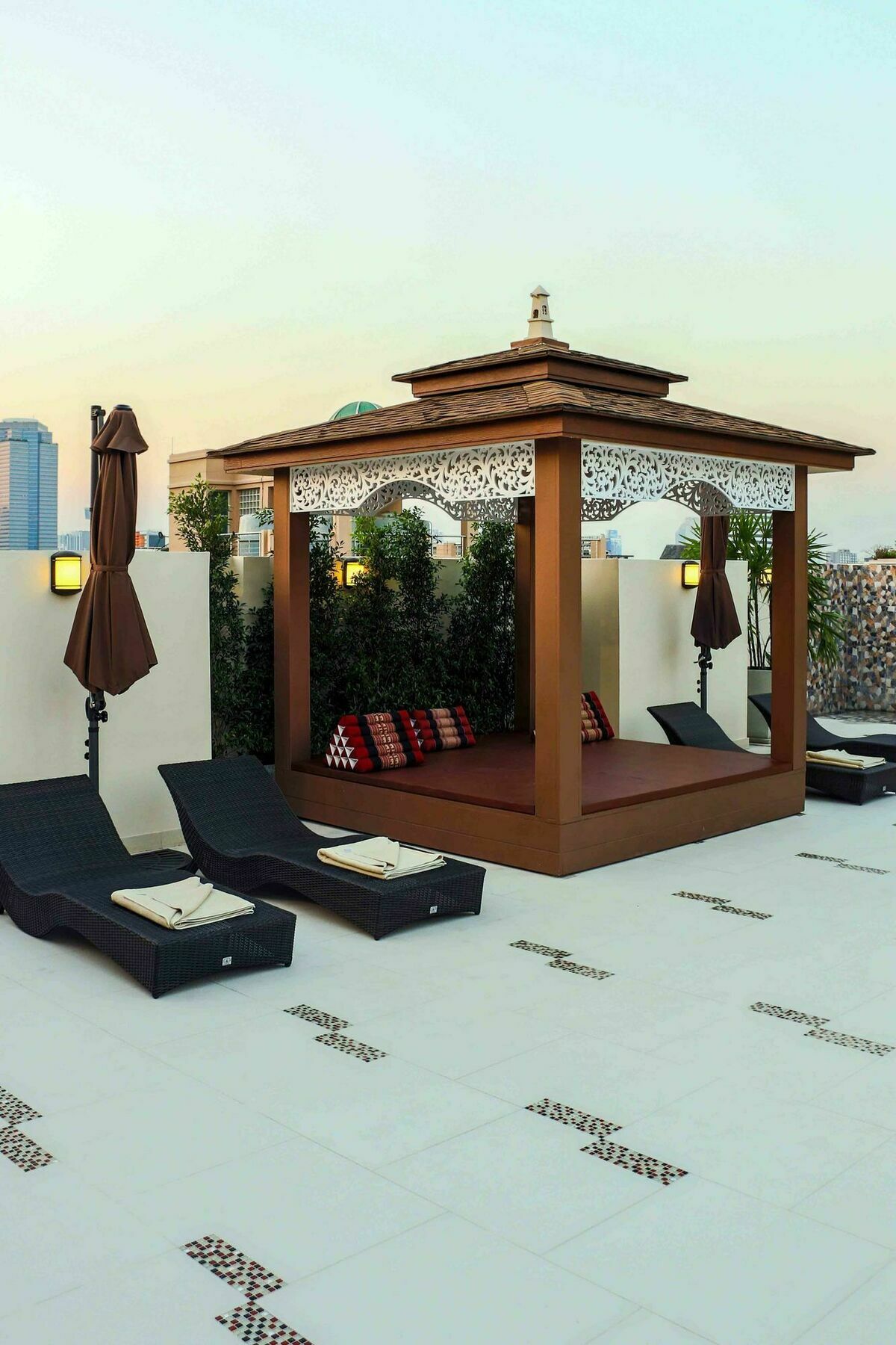 Aspira Hana Executive Apartment Thonglor Bangkok Exteriör bild