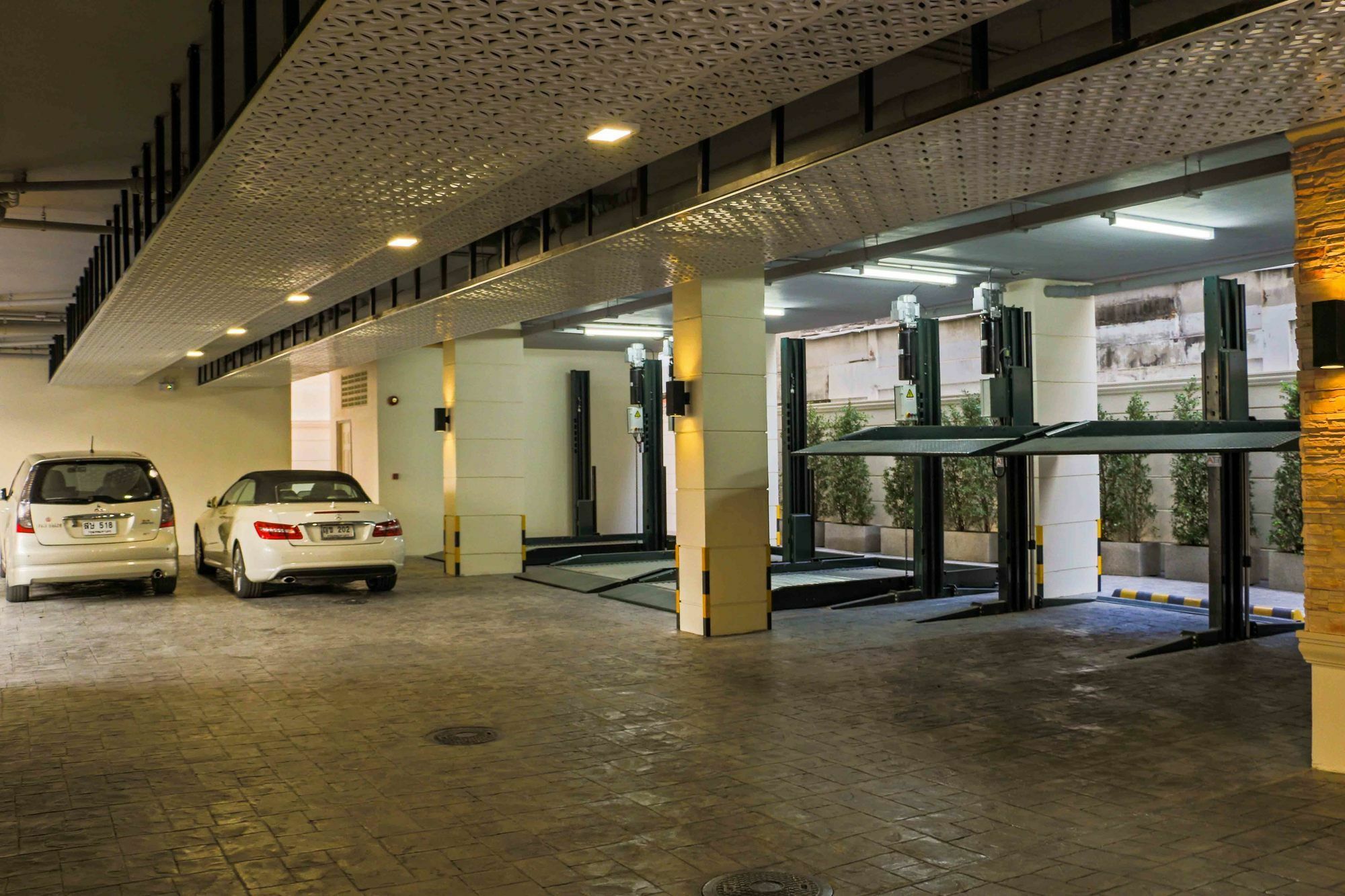 Aspira Hana Executive Apartment Thonglor Bangkok Exteriör bild