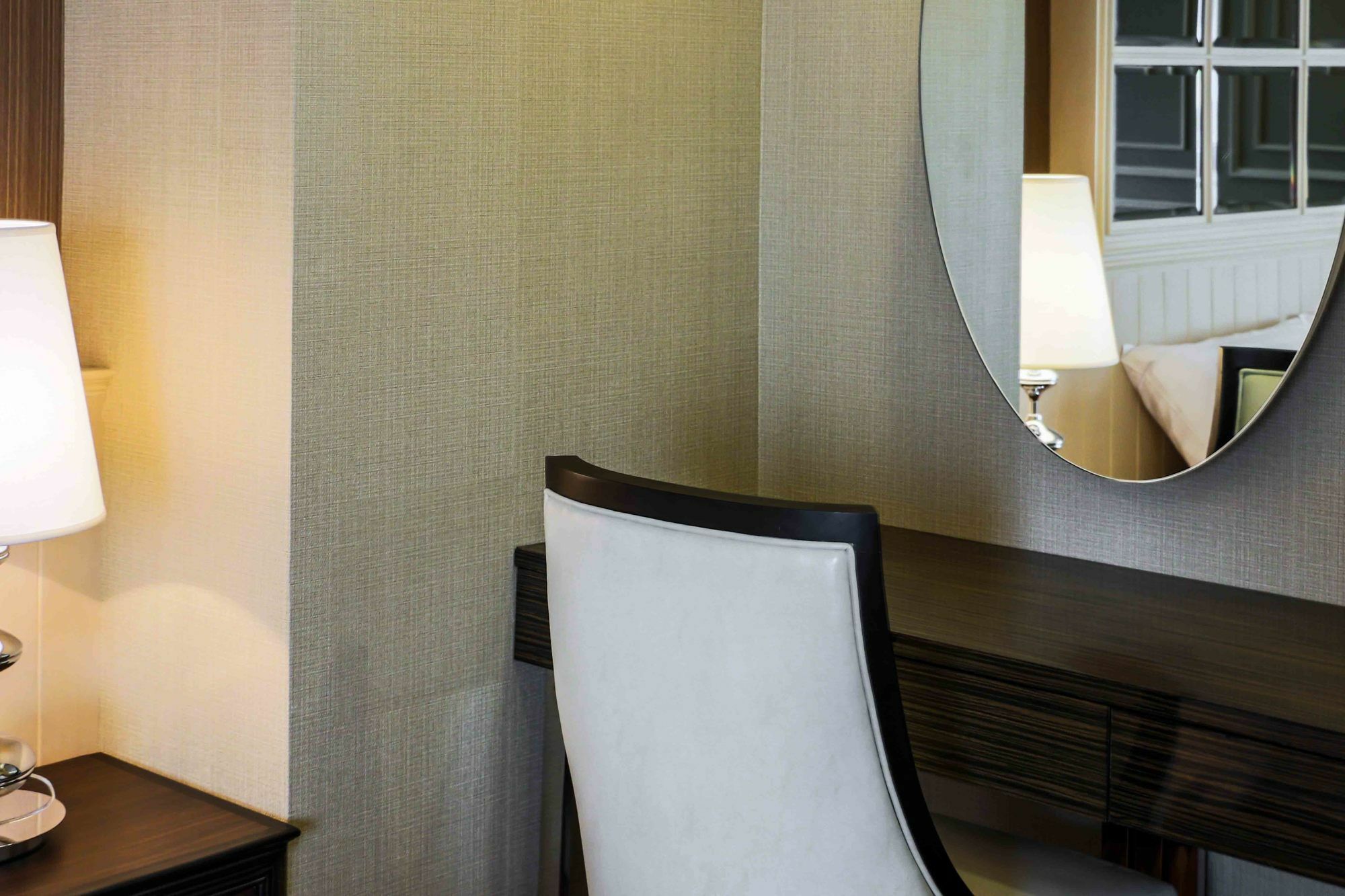 Aspira Hana Executive Apartment Thonglor Bangkok Exteriör bild