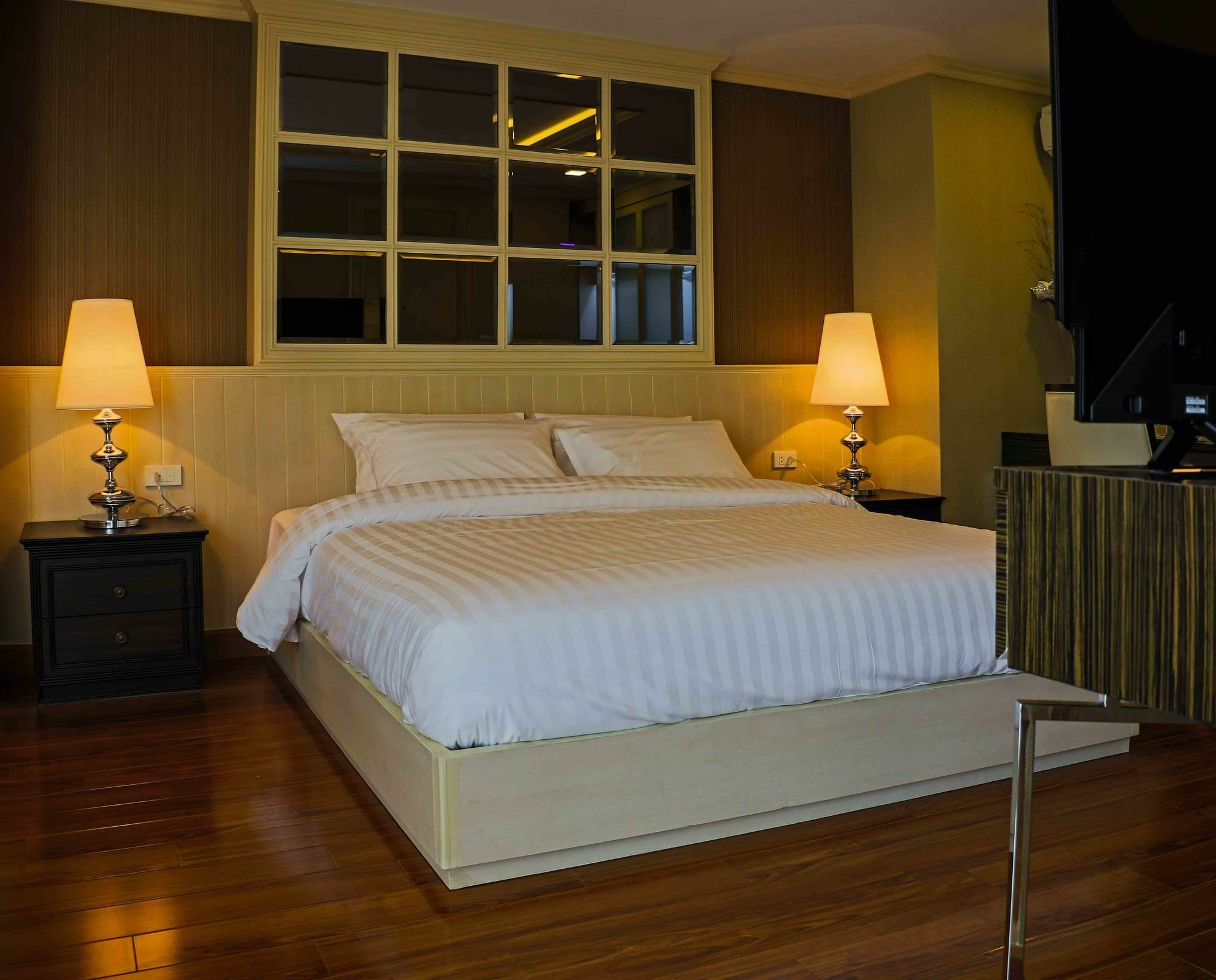 Aspira Hana Executive Apartment Thonglor Bangkok Exteriör bild