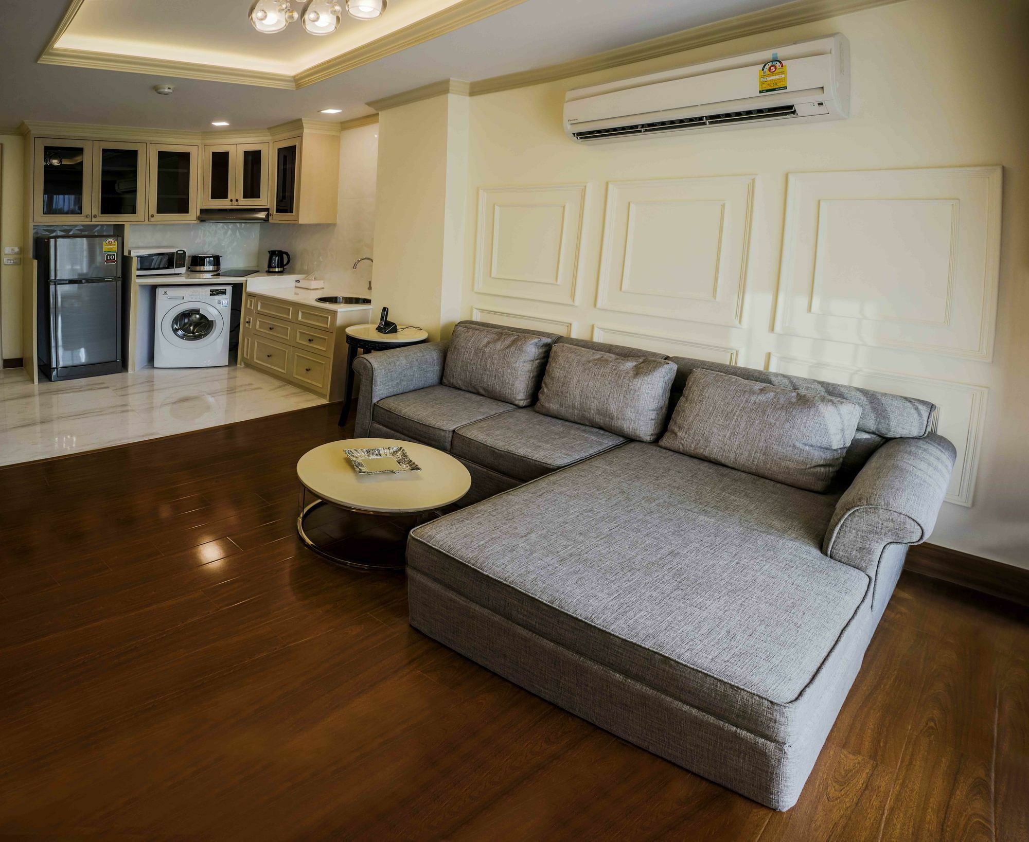 Aspira Hana Executive Apartment Thonglor Bangkok Exteriör bild