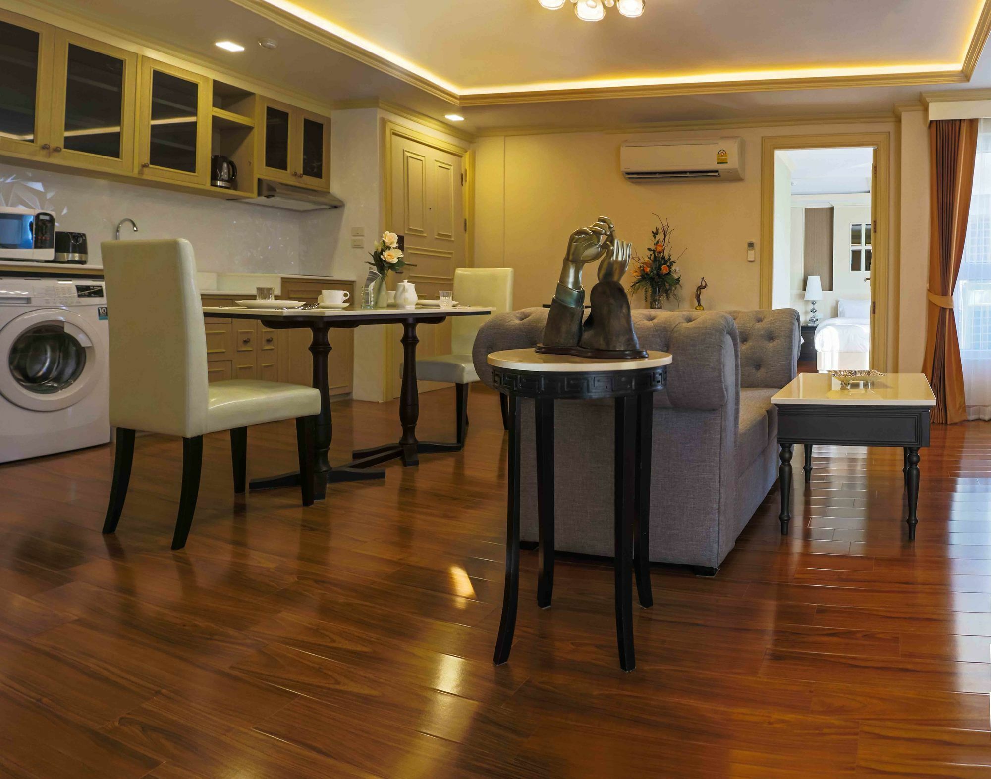 Aspira Hana Executive Apartment Thonglor Bangkok Exteriör bild